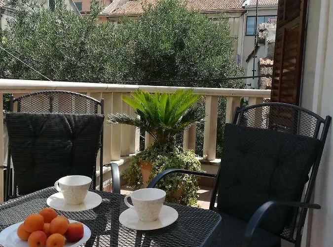 Diocletians Center Split